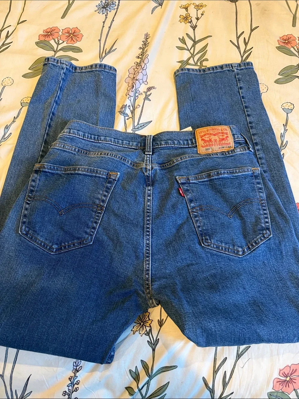 Levi's Blue High-Rise Women's Jeans - Classic Back Pocket Style